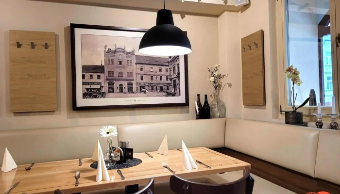 Restaurace U Zlate Hvezdy Vzhled A Atmosfera - Masarykovo Nám. 2