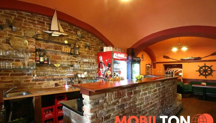 Restaurace U Zlateho Bazanta Vzhled A Atmosfera - Město