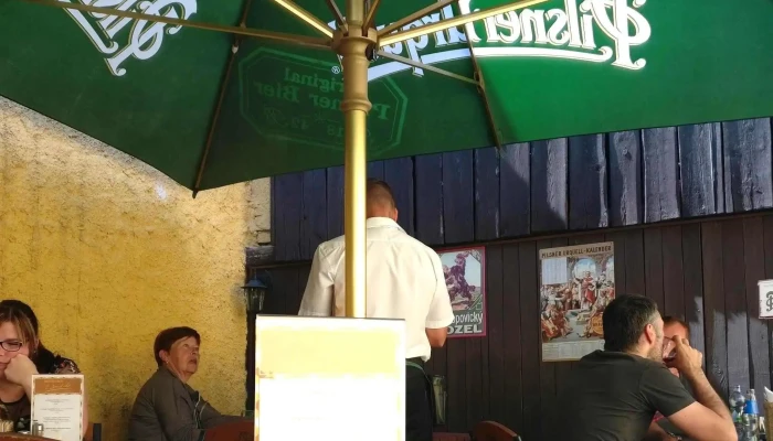 Restaurace U Zmeskalu Slevy - Masarykovo Nám. 62