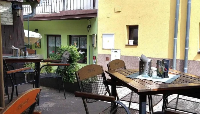 Restaurace U Zmeskalu Vse - Masarykovo Nám. 62