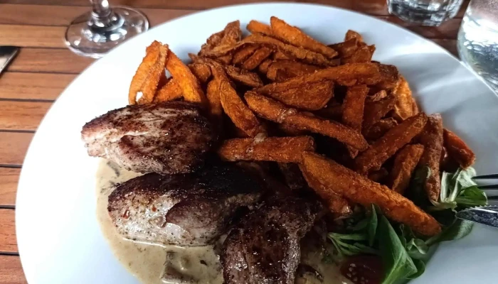 Restaurace Ve Dvore Ceny - Pohraniční 333