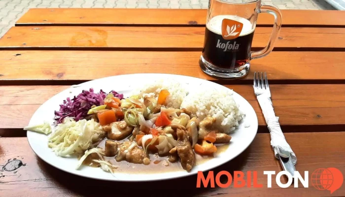 Restaurace Ve Dvore Jidlo A Piti - Zdounky