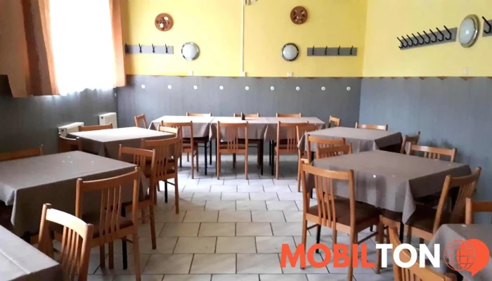 Restaurace Ve Dvore Vzhled A Atmosfera - Zdounky
