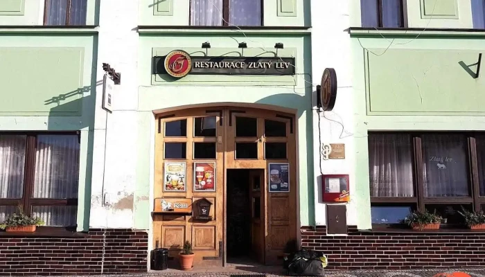 Restaurace Zlatý lev - Nám. Míru 19