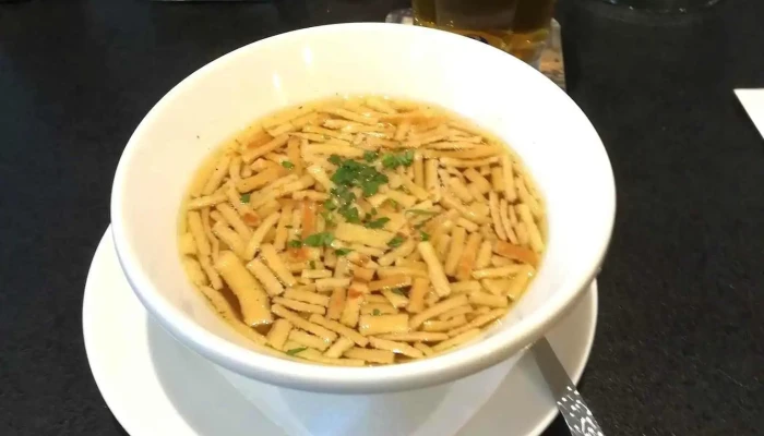 Restaurant Bily Pav Kureci Polevka - Benátky Nad Jizerou Ii