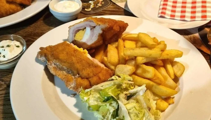 Restaurant Camp Melnik Jidlo A Piti - Klášterní 720