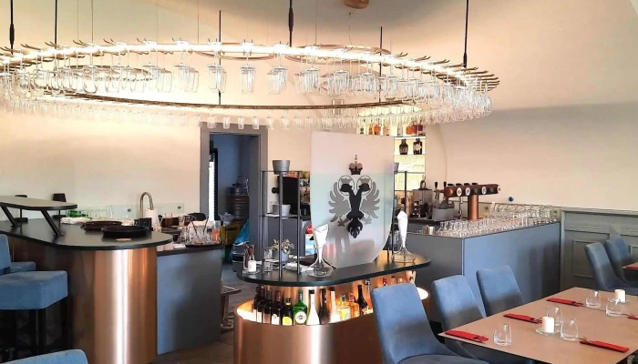 Restaurant Chateau Dobris Instagram - Nám. Svobody 1