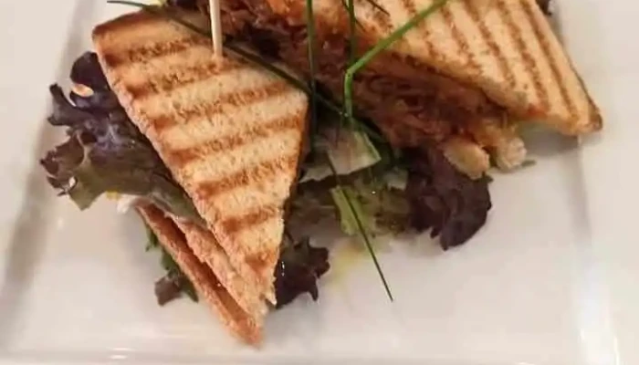 Restaurant Le Nautic -  Club Sandwich - Prostřední 40