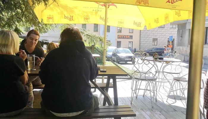 Restaurant U Huberta -  Webova Stranka - Bechyňovo Nám. 10