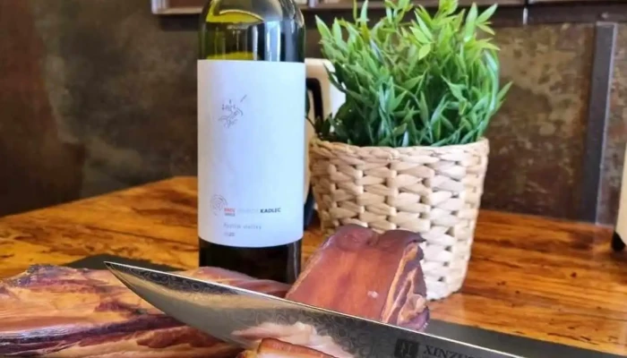 Reznictvi Bistro   Jaroslav Durcek Uvnitr - Masarykova 421/6