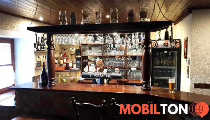 Rodinna Nekuracka Restaurace U Kamene Vzhled A Atmosfera - Husova 66