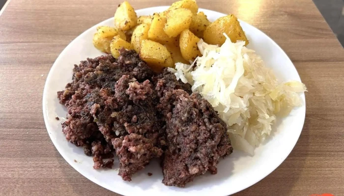 Rodinne Reznictvi Zajicek Jidlo A Piti - Hálkova 666