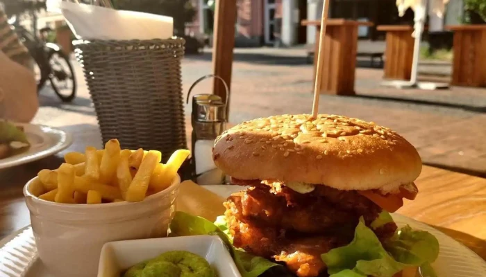 Rose Garden Apartments And Restaurant -  Hamburger - Křížová 18