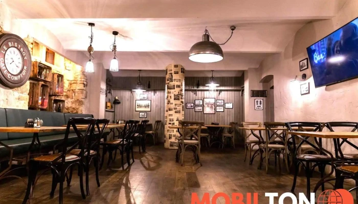 Rose Garden Apartments And Restaurant -  Vzhled A Atmosfera - Křížová 18