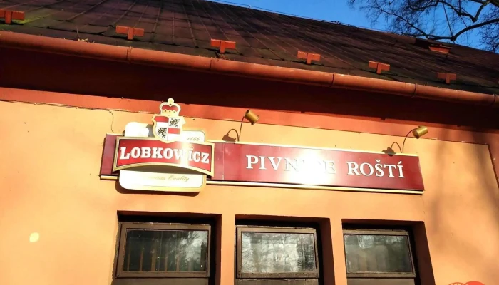 Roští - hospoda v parku - Kavalcova 818