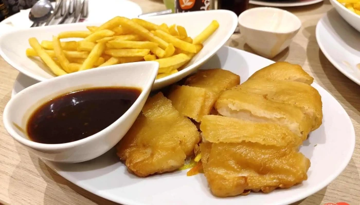 Sakuras Restaurace Jidlo A Piti - Tyršova 215