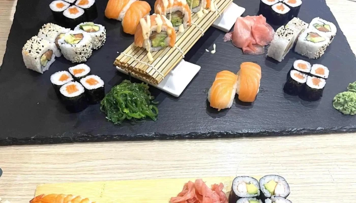 Sakuras Restaurace Tyršova 215 - Tyršova 215
