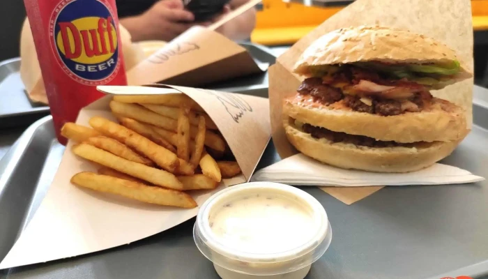 Sasa Burger Comfort Food - Československé Armády 31