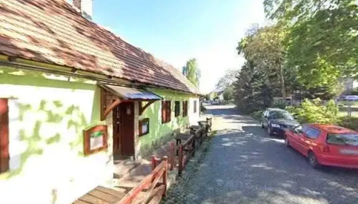Sestajovicky Pivovar Street View A 360deg - Husova 66