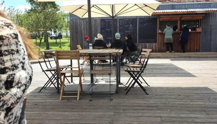 Sezonni Bistro Na Kopci Vzhled A Atmosfera - Luhačovická 384