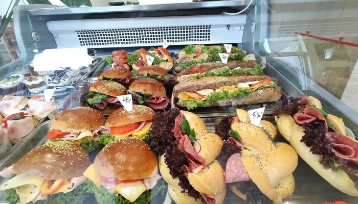 Sklenik Bistro Jidlo A Piti - Tyršova 873