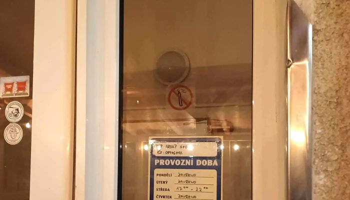 Sokolovna Cerhenice -  Hospoda - Nám. Míru 14