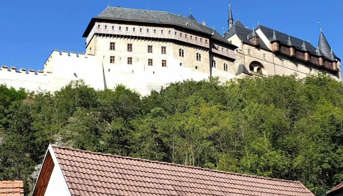 Stanek Felix Hledam - Karlštejn