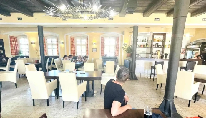 Stary Klub Restaurace -  Vzhled A Atmosfera - Žižkova 243