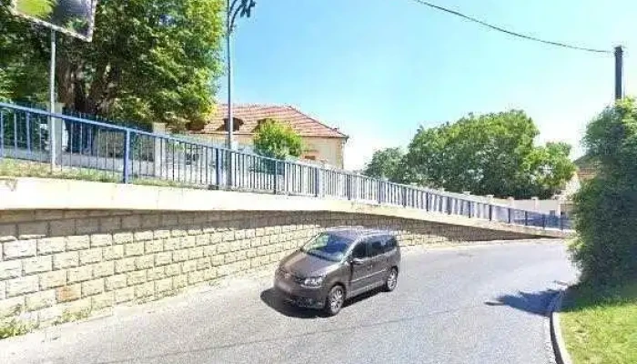 Stastny Hroch Street View A 360deg - Raabova 108
