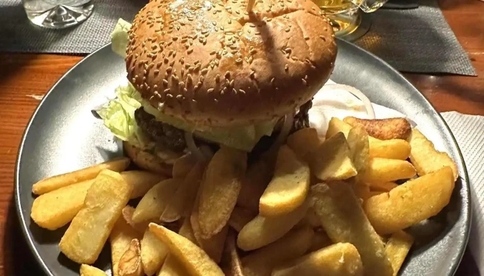 Steak House Legenda -  Hamburger - Nám. Práce 2512