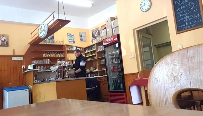 Stracka Restaurace Blizko Mě - Straky