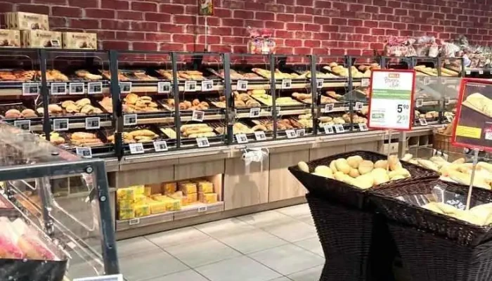 Supermarket Billa -  Uvnitr - Nábř. Dr. Beneše 2509