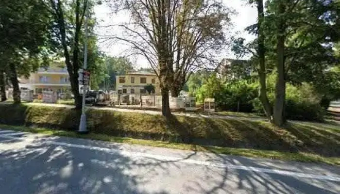 Ta Fabrika Street Food -  Street View A 360deg - Armádní