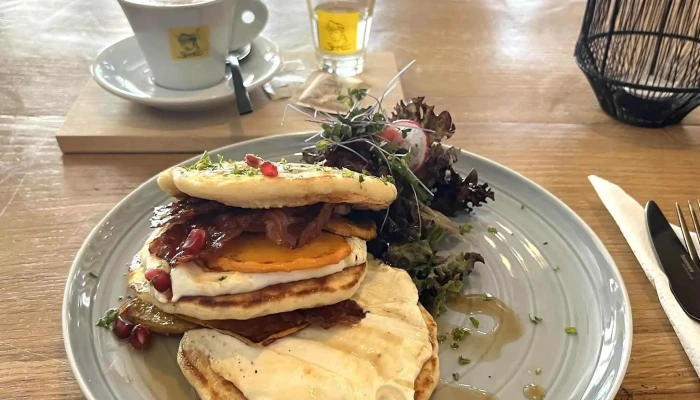 Tady Ted   Kavarna A Bistro Oblast - Komenského 420