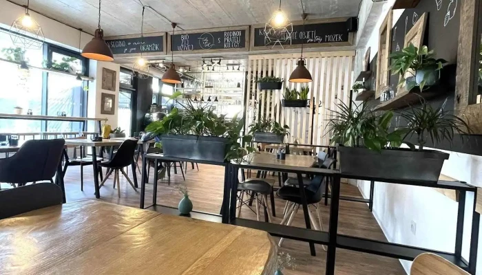 Tady Ted   Kavarna A Bistro Vzhled A Atmosfera - Komenského 420