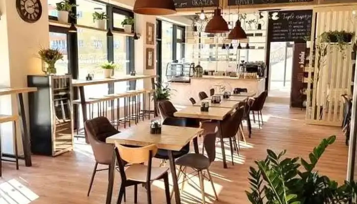 Tady & Teď - Kavárna a Bistro - Komenského 420