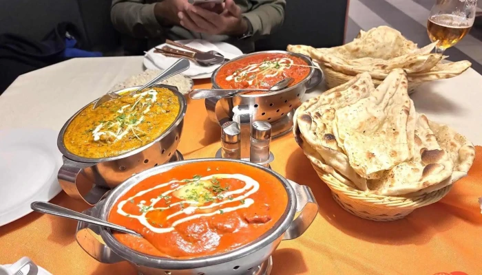 Tandoor -  Murgh Makhani - Kapucínské Nám. 200/6