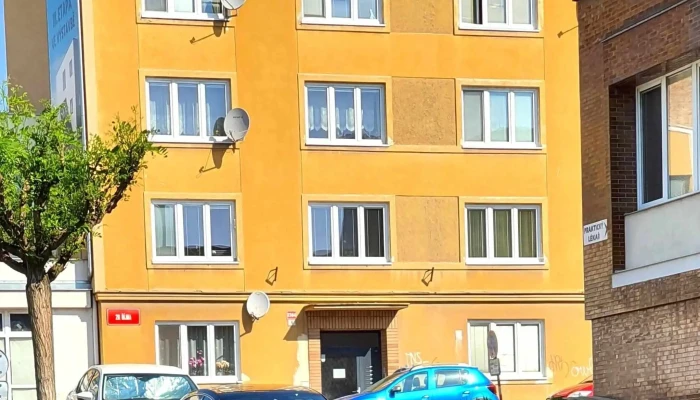 Telefony -  Pocitace Opravna Telefonů - Dr. M. Horákové 10