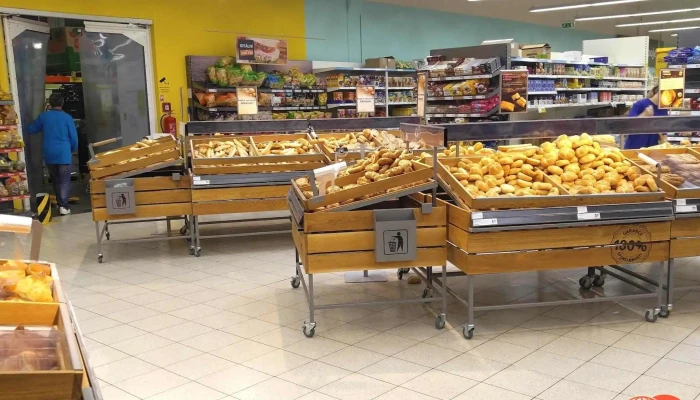 Tesco Hypermarket Rakovnik Potravina - Luženská 2725