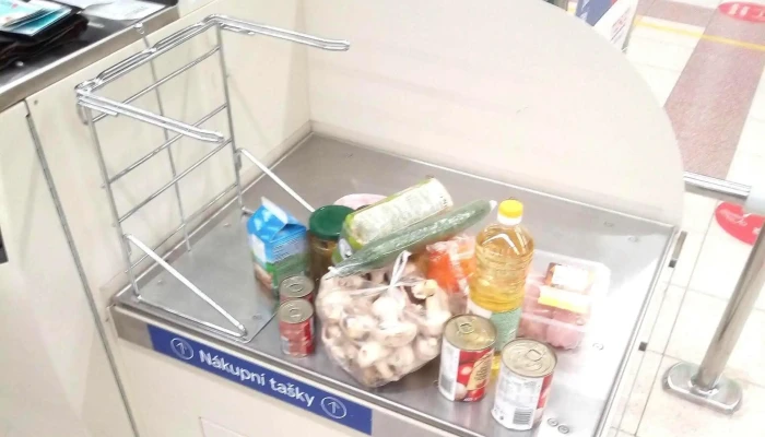 Tesco Hypermarket Rakovnik Telefon - Luženská 2725