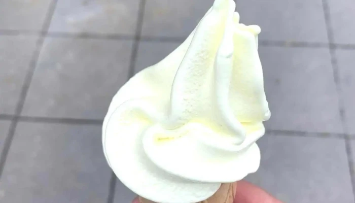 Tocena Zmrzlina Jidlo A Piti - Komenského 675 51