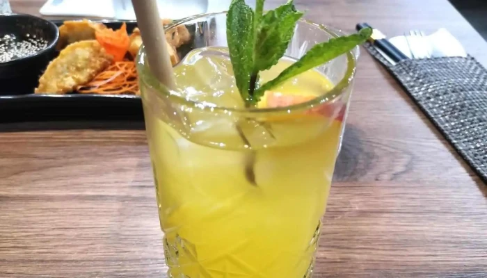 Tom Restaurant -  Dzus - Prostřední 38