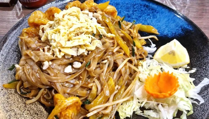 Tom Restaurant -  Pad Thai - Prostřední 38