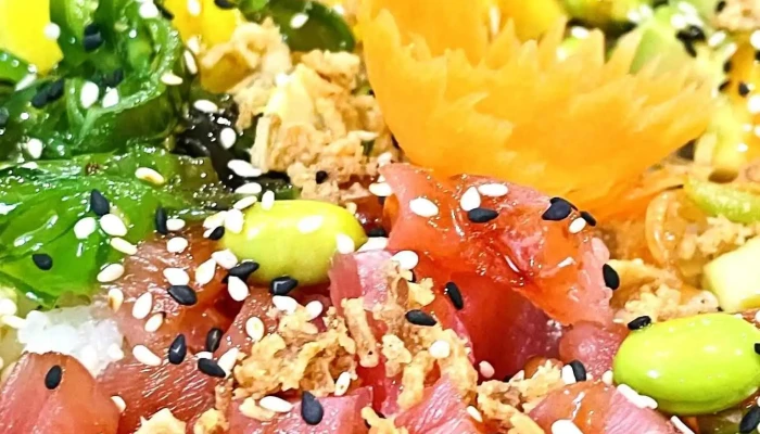 Tom Restaurant -  Poke - Prostřední 38