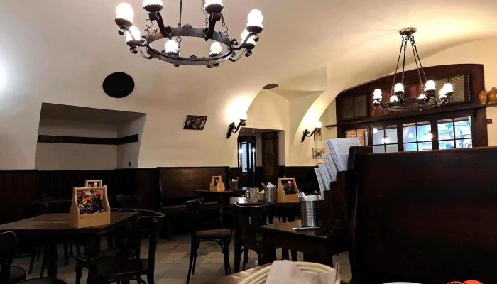 U Dvou Kocek Vse - Staré Město
