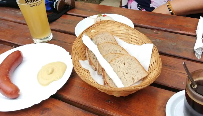 U Hradu -  Adresa - Krakovec