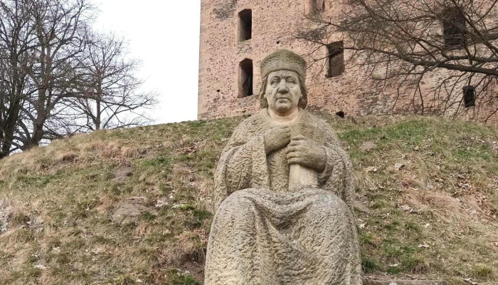 U Hradu -  Socha Mistra Jana Husa - Krakovec