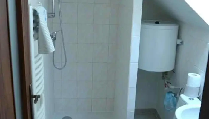 U Tajcu Od Vlastnika - Vliněves