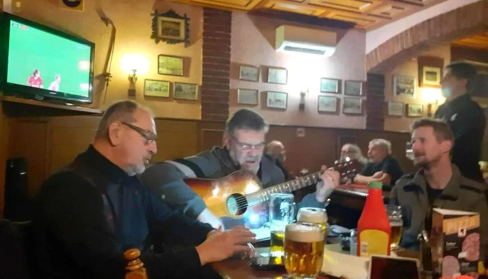 U Thona -  Vzhled A Atmosfera - Nemocniční 482