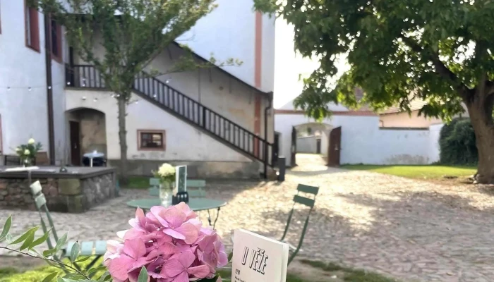 U Veze Adresa - Křižovnické Nám. 1